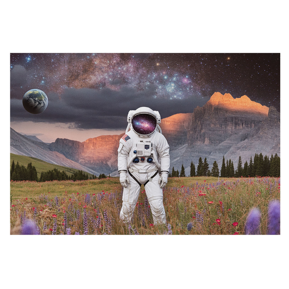 Tapeta do obývačky s motívom surrealistického astronauta v horách
