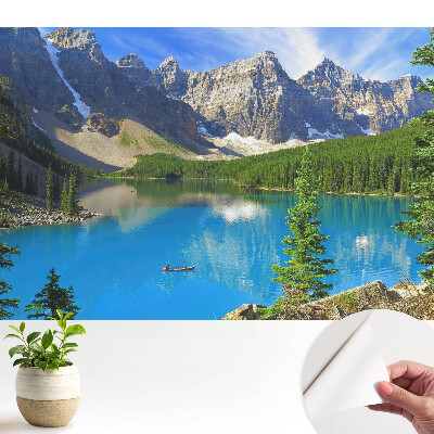 Tapeta do obývačky s motívom hôr, jazera a zelene v štýle harmónie