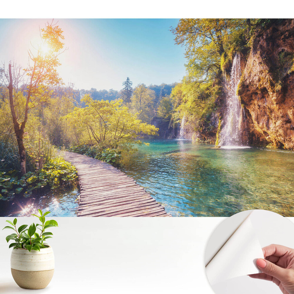 Tapeta do obývačky Pokojná scenéria jazera a vodopádu