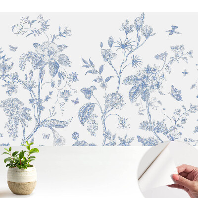 Tapeta s jemnými modrými kvetmi a vtákmi