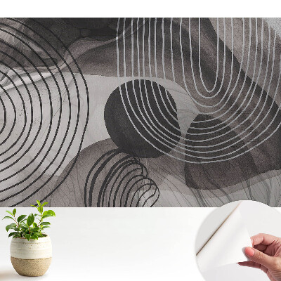 Tapeta s geometrickým motívom kontrastných sivých čiar