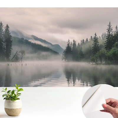 Tapeta s motívom hmly nad jazerom medzi horami určená do obývačky