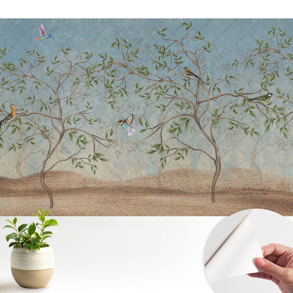 Tapeta Farebné vtáky na strome v tlmenej atmosfére