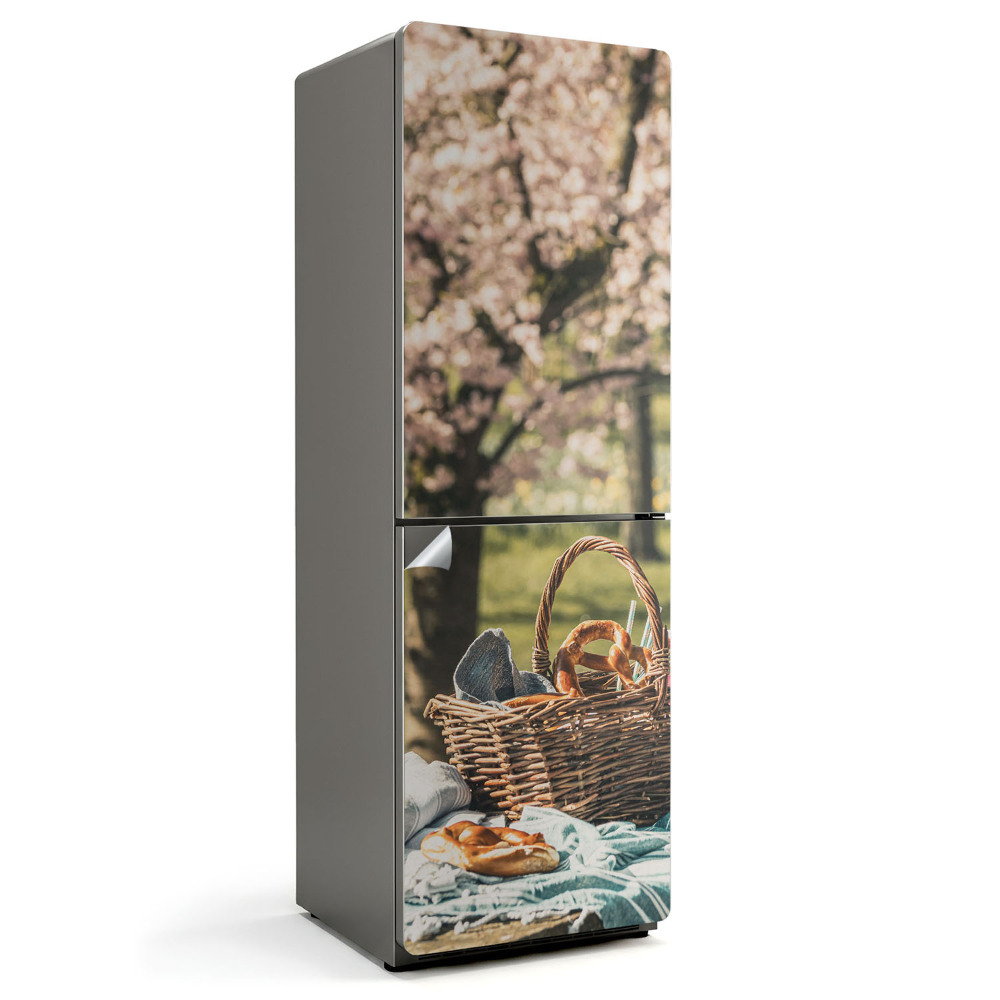 Samolepiaca nálepka na chladničku Piknikový kôš so stromami v pozadí