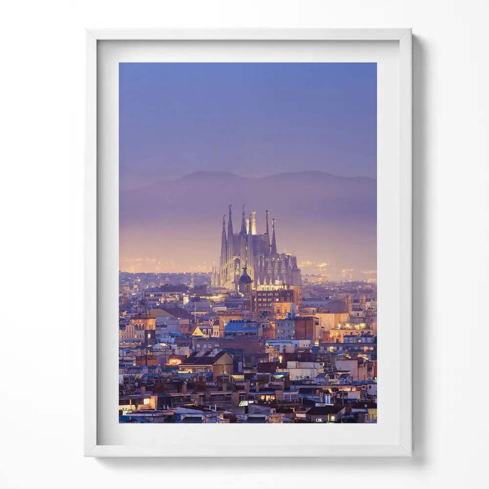 Obraz v ráme Pohľad na Barcelonu a Sagrada Familia v noci
