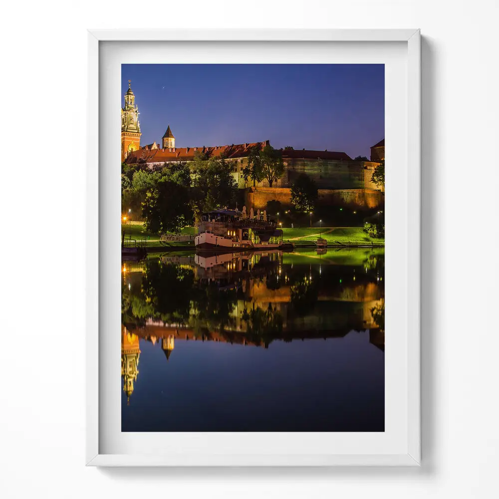 Obraz v ráme Wawel v noci na rieke Visla