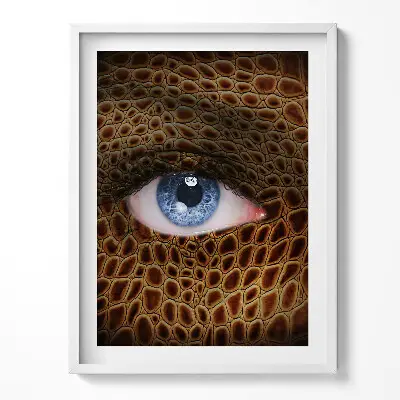 Obraz v ráme so ženským motívom a leopardím vzorom