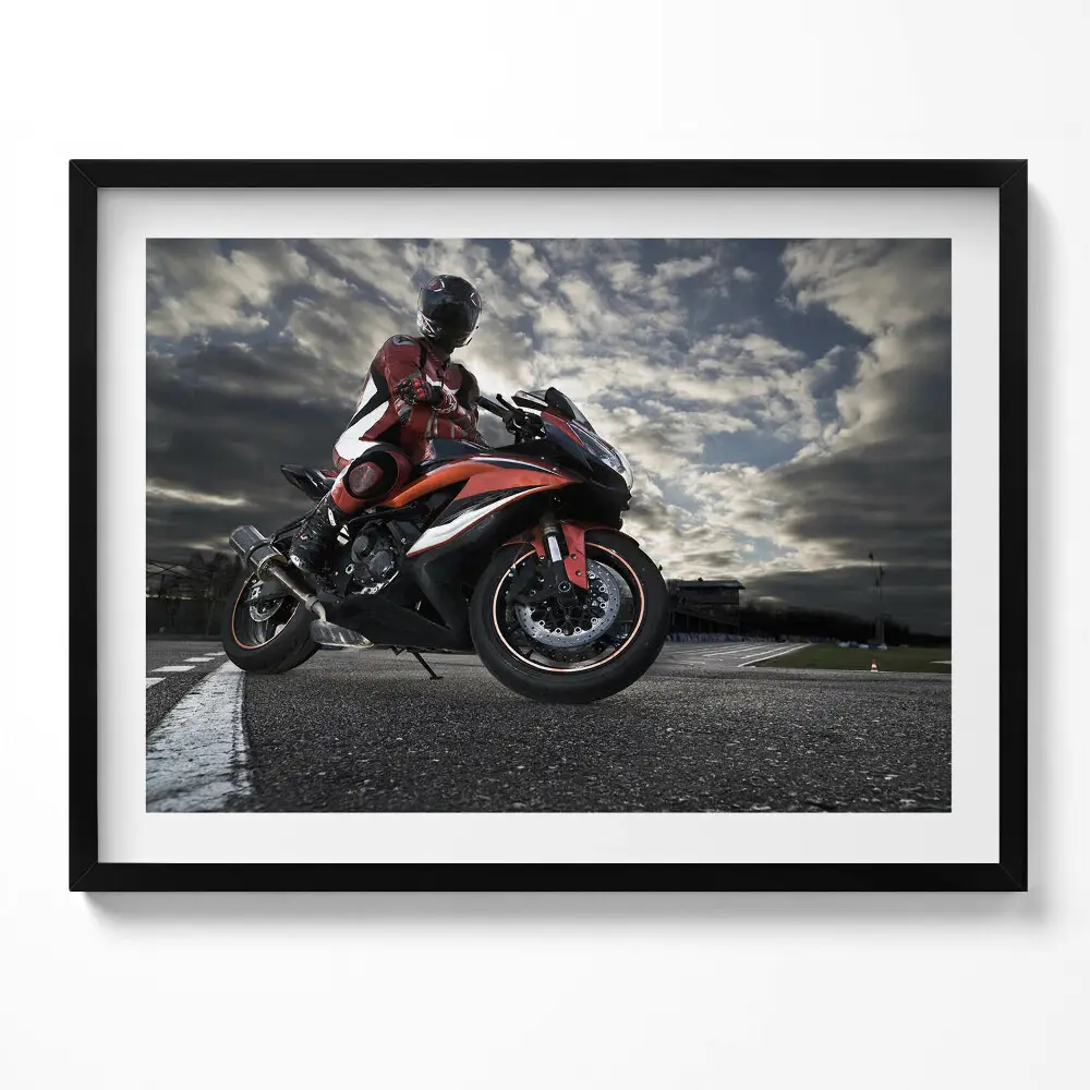Obraz s rámom Muž na motorke