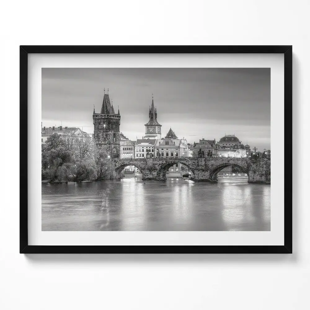 Obraz s rámom Pohľad na Karlov most v Prahe