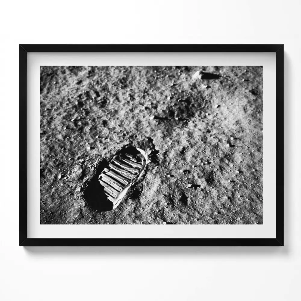 Fotografia NASA Prvý krok na Mesiaci v ráme