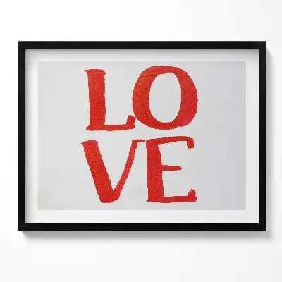 Obraz v ráme s motívom červeného graffiti nápisu LOVE