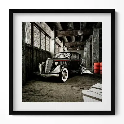Obraz v ráme Klasické auto v starej továrni