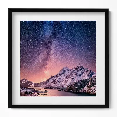 Obraz v ráme Aurora a hviezdna obloha nad horami