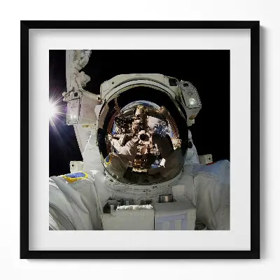 Obraz v ráme Astronaut vo vesmíre NASA