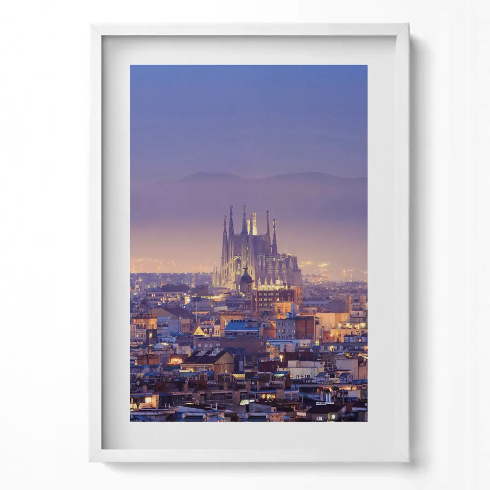 Obraz v ráme Pohľad na Barcelonu a Sagrada Familia v noci