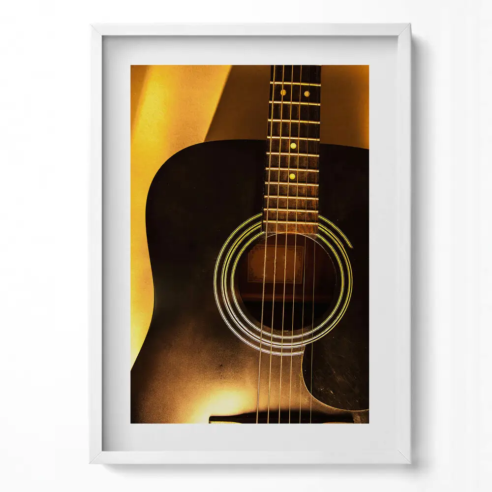 Obraz na stenu v ráme s motívom čierneho gitarového nástroja