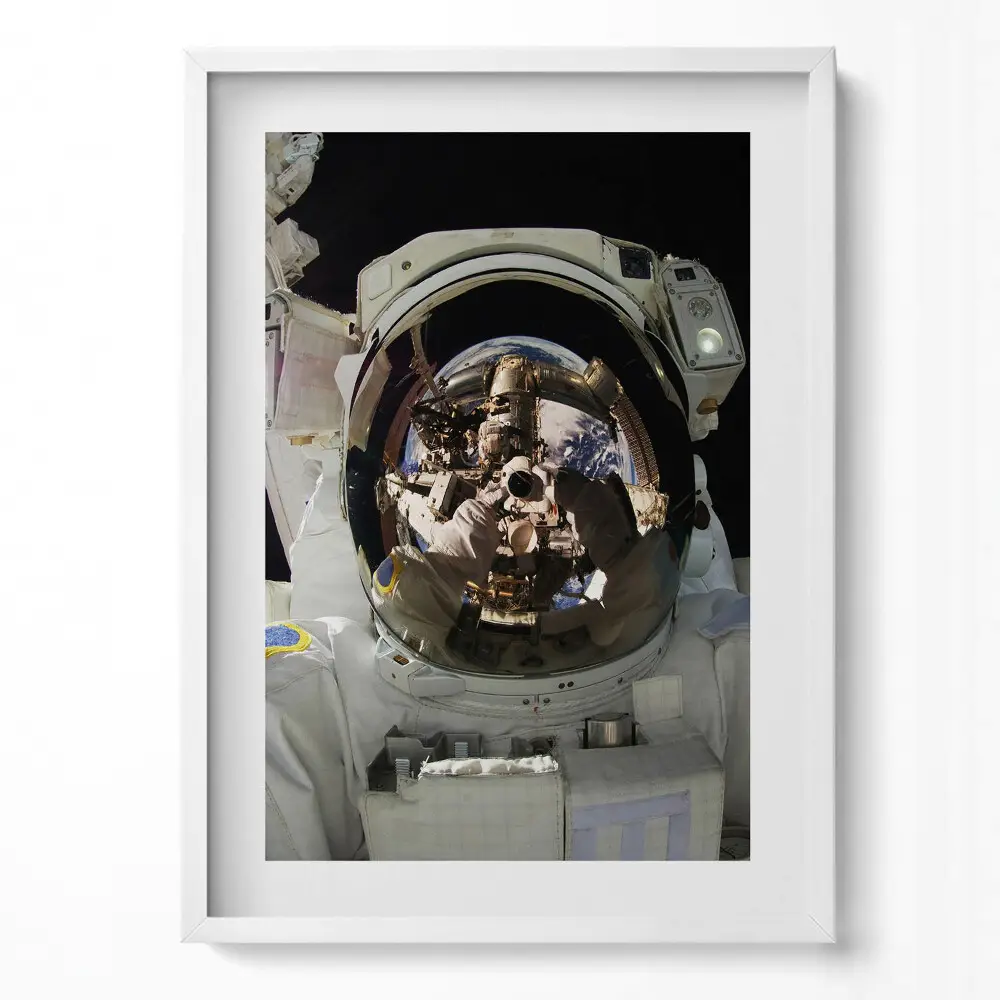 Obraz v ráme Astronaut vo vesmíre NASA