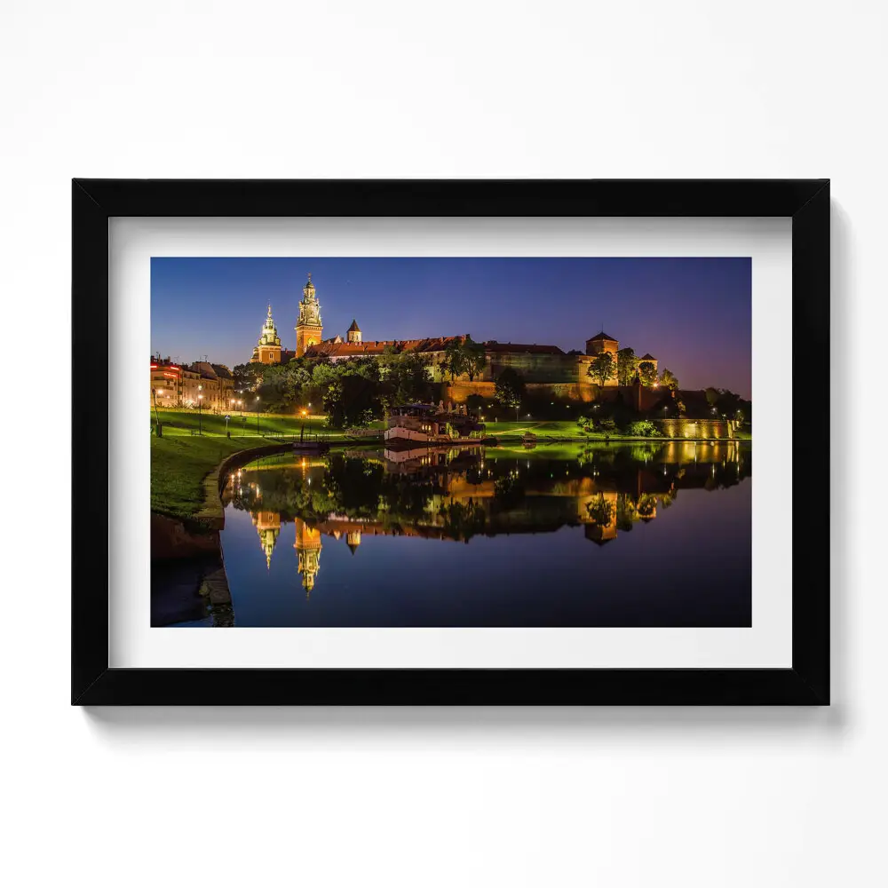 Obraz v ráme Wawel v noci na rieke Visla