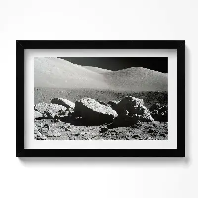 Obraz v ráme s fotografiou mesačných skál od NASA