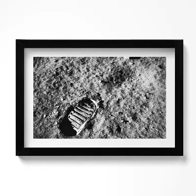 Obraz v ráme Prvý krok na Mesiaci s fotografiou NASA