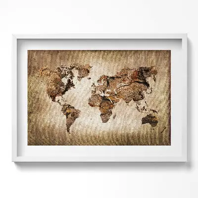 Drevená mapa sveta v ráme