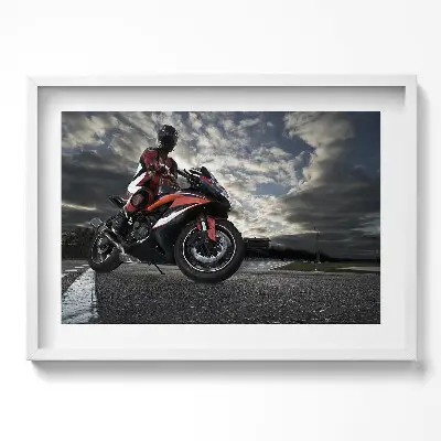 Obraz na stenu v ráme Muž na motorke