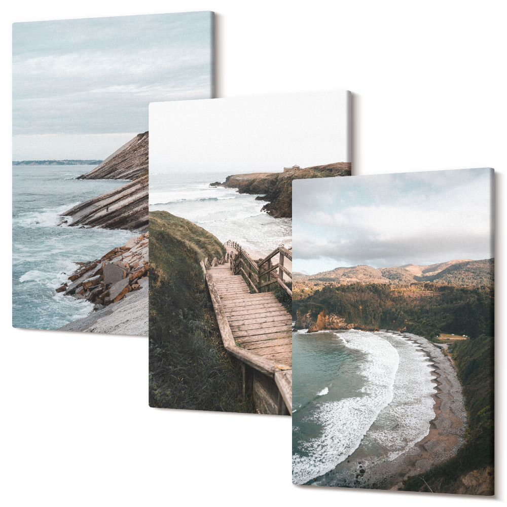 Sada obrazov triptych Výhľad na more s útesmi a plážovou krajinou