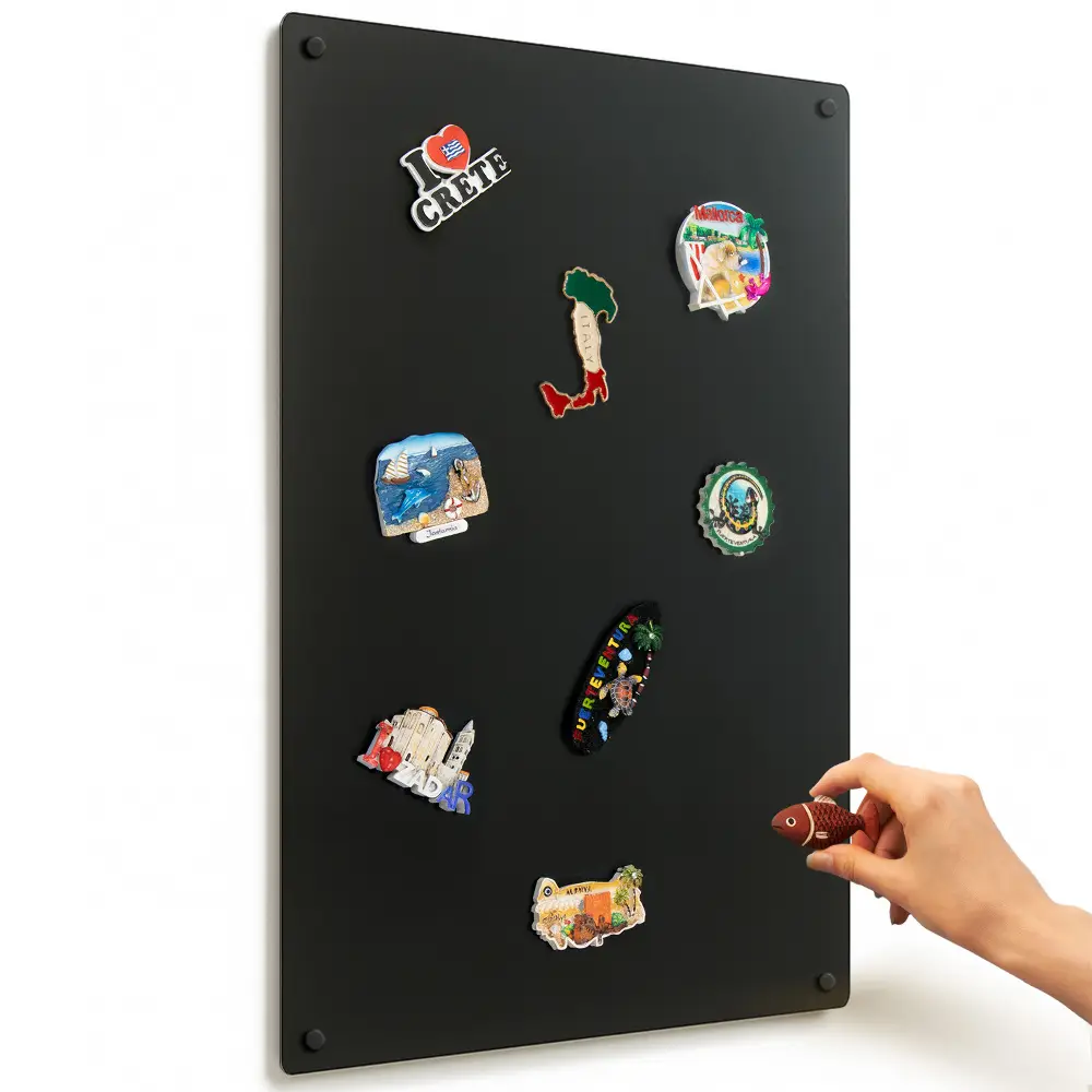 Magnetická tabuľa na zbierku magnetiek v rozmere 50 × 80 cm