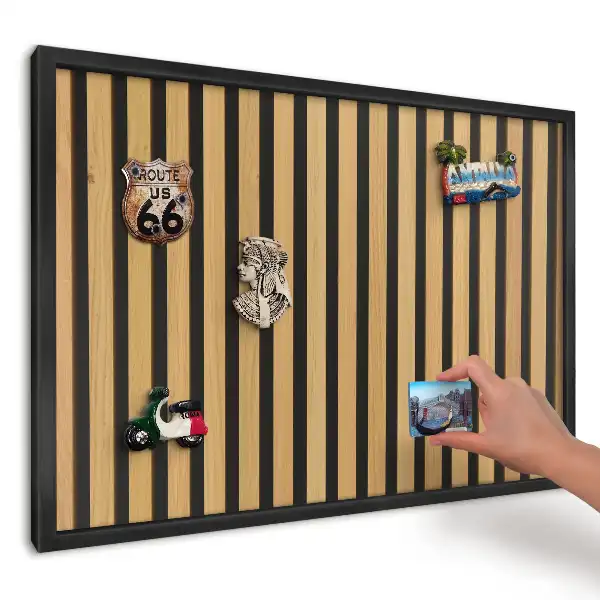 Magnetická dekoračná tabuľa na stenu s minimalistickými vertikálnymi doskami
