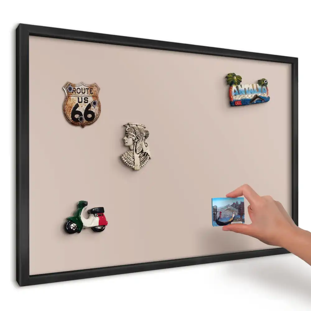 Magnetická nástenka na stenu v minimalistickom béžovom vyhotovení