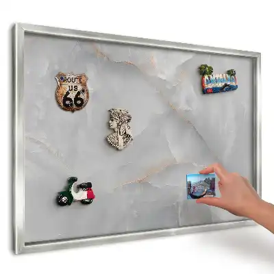 Magnetická tabuľa na magnetky z dovolenky v šedooranžovom minimalizme