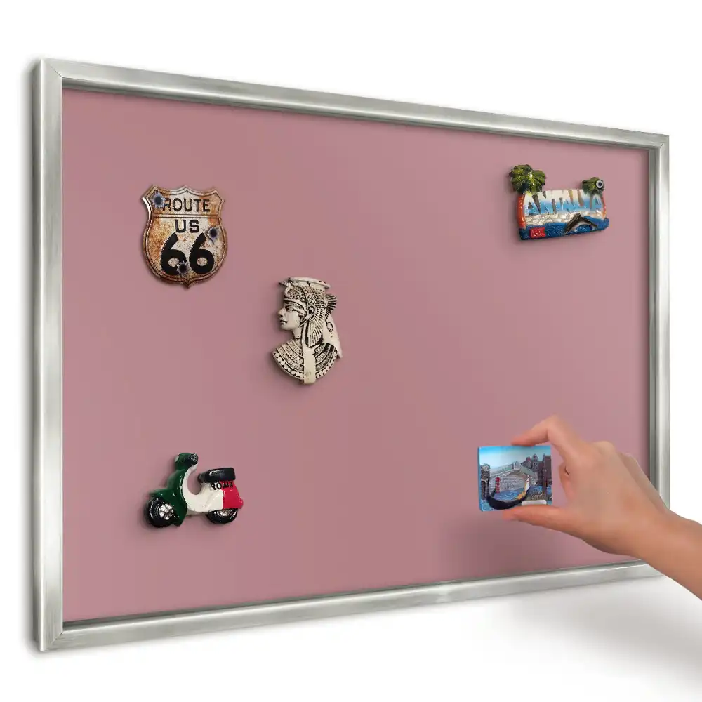 Magnetická tabuľa na suveníry s ružovým minimalistickým pozadím