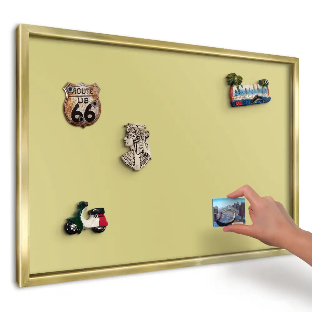Magnetická tabuľa na magnetky v minimalistickom žltom prevedení