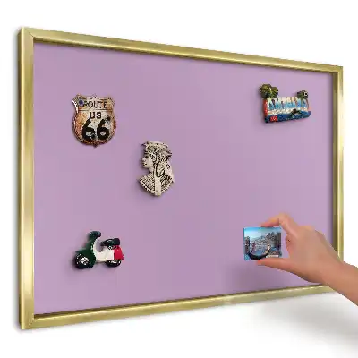 Magnetická tabuľa na suveníry z ciest v upokojujúcej fialovej farbe