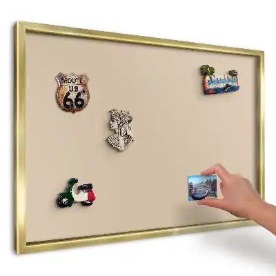 Magnetická tabuľa na suveníry zo sveta v svetlobéžovom prevedení