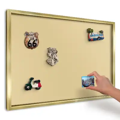 Magnetická tabuľa na magnetky s pokojným teplým béžovým pozadím