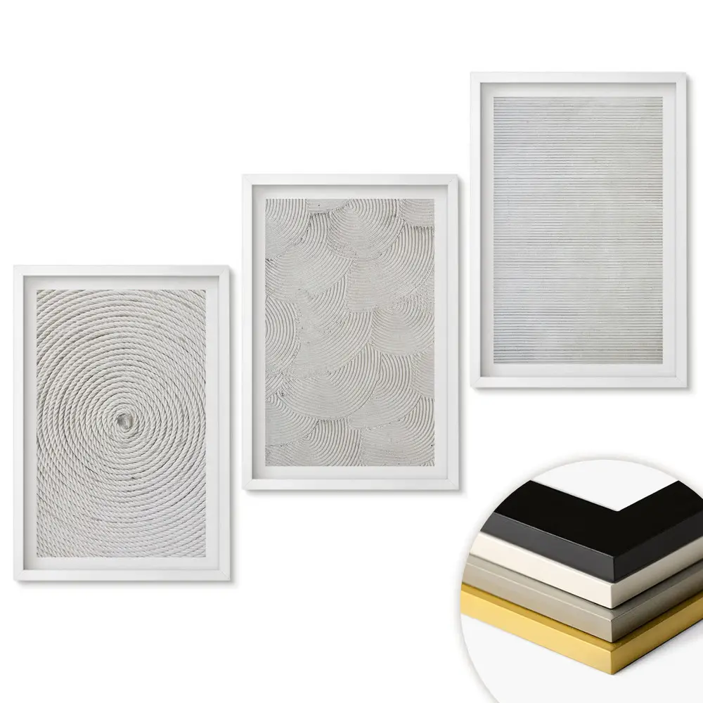 Triptych v ráme s abstraktnými vzormi v monochromatických odtieňoch