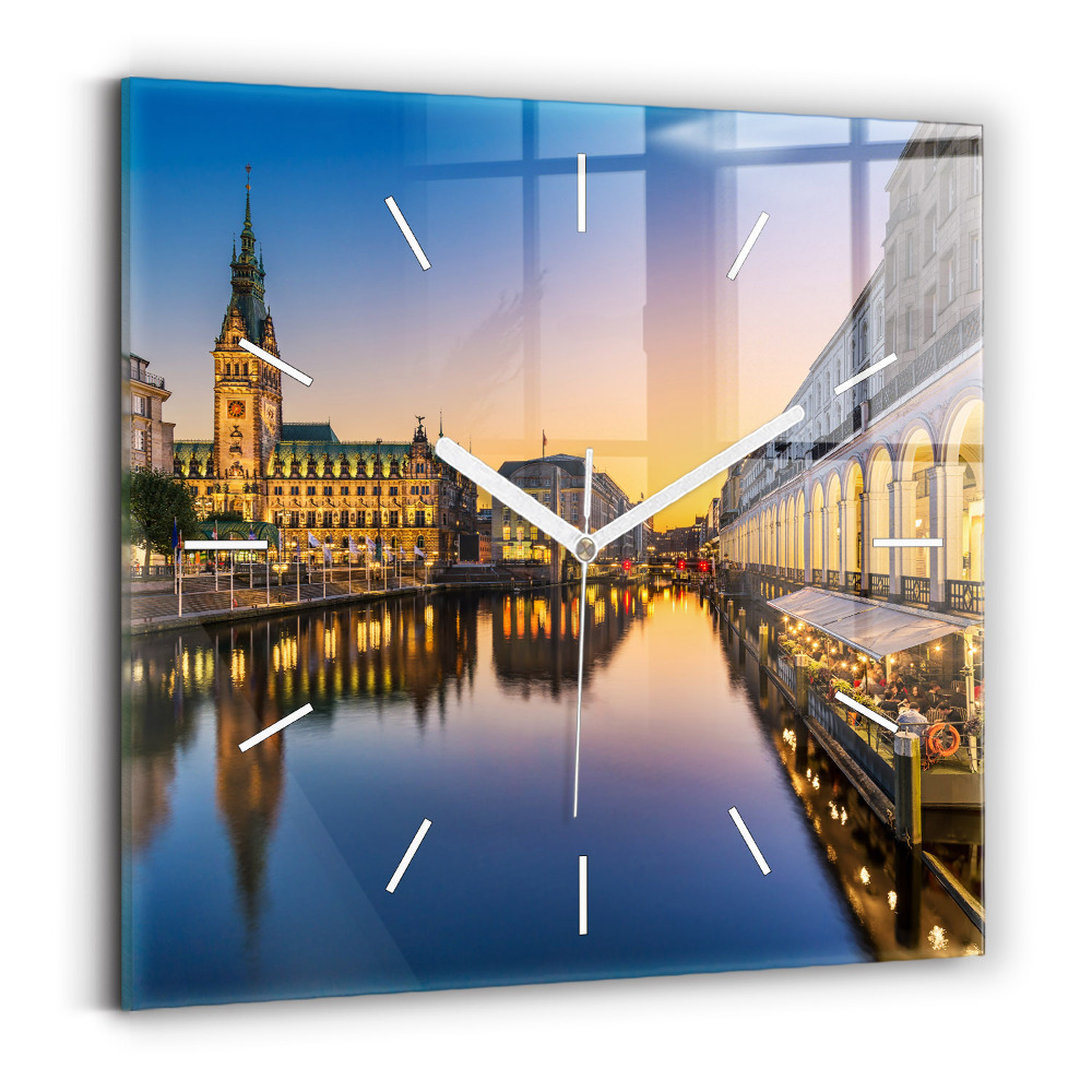 Štvorcové hodiny Hamburská radnica